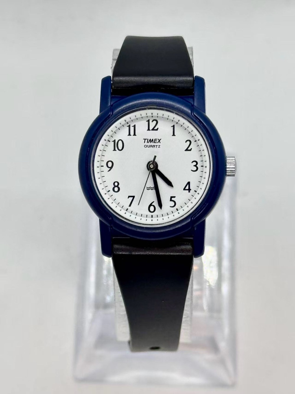 Vintage Timex Women’s Quartz Watch Blue Case 24mm White Dial New Battery Runs